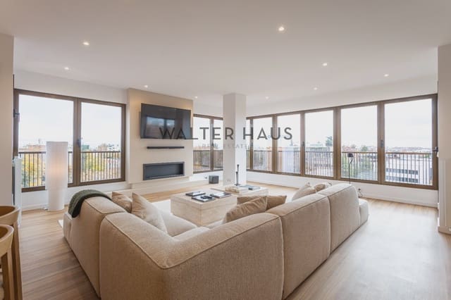 3 slaapkamer Flat te koop in San Juan Bautista, Madrid stad - € 1.630.000 (Ref: 9781402)