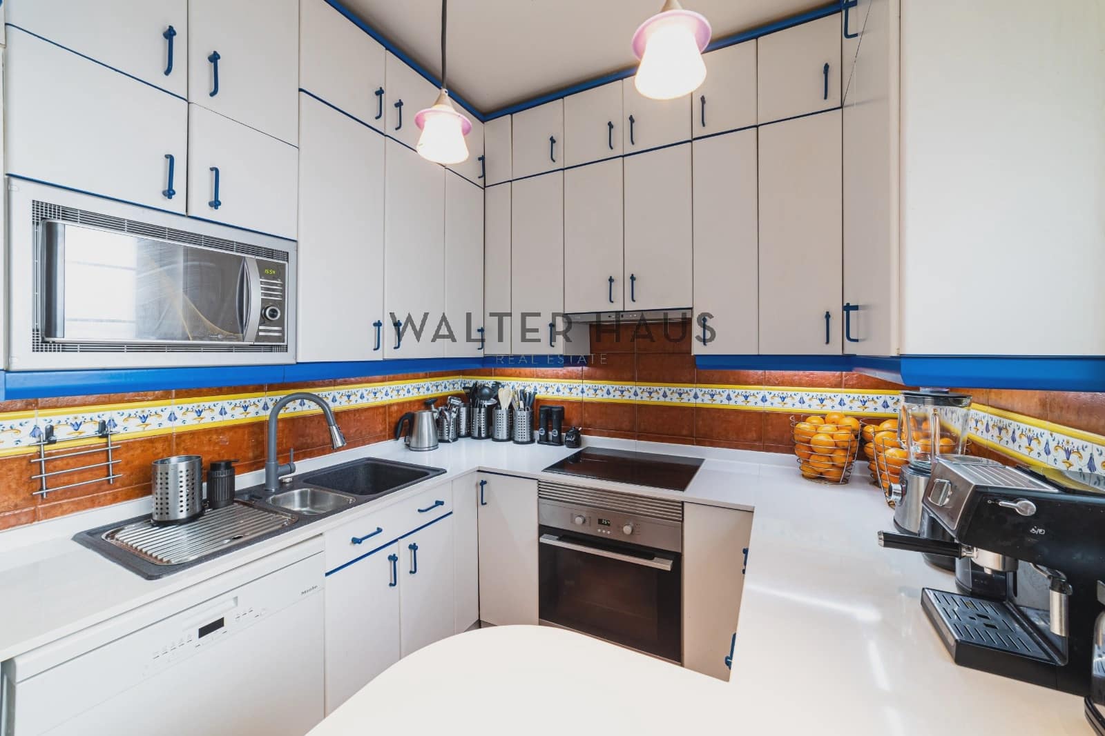 4 bedroom Flat for sale in Madrid city with garage - € 3,600,000 (Ref: 9782496)