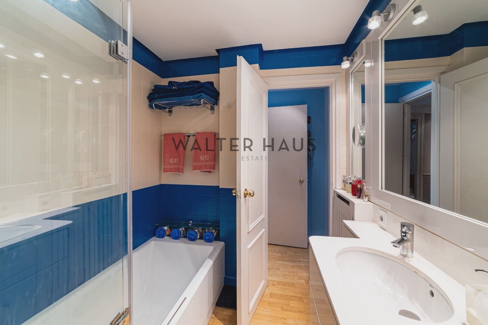 4 bedroom Flat for sale in Madrid city with garage - € 3,600,000 (Ref: 9782496)