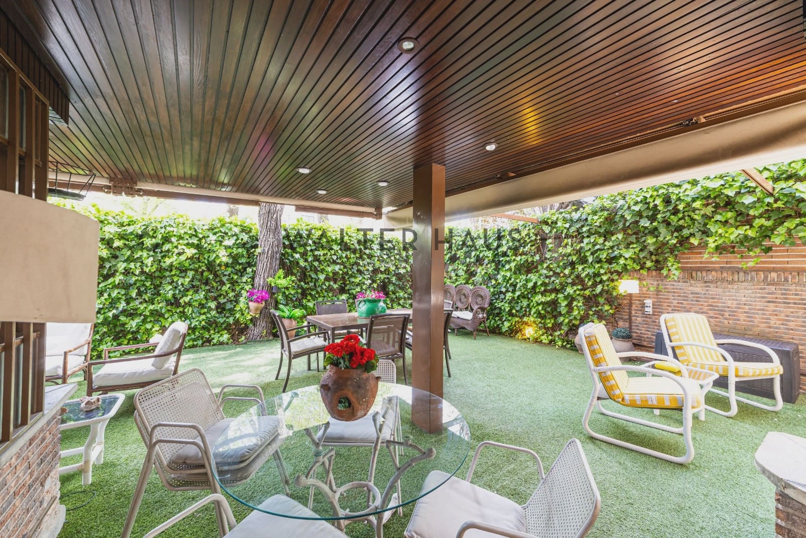 4 bedroom Flat for sale in Madrid city with garage - € 3,600,000 (Ref: 9782496)