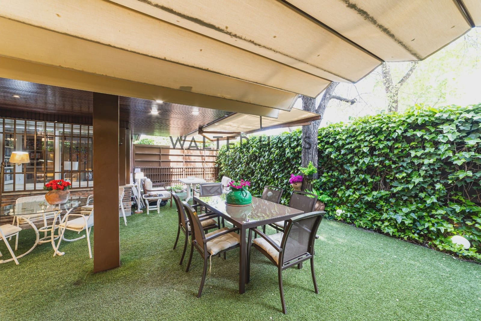 4 bedroom Flat for sale in Madrid city with garage - € 3,600,000 (Ref: 9782496)