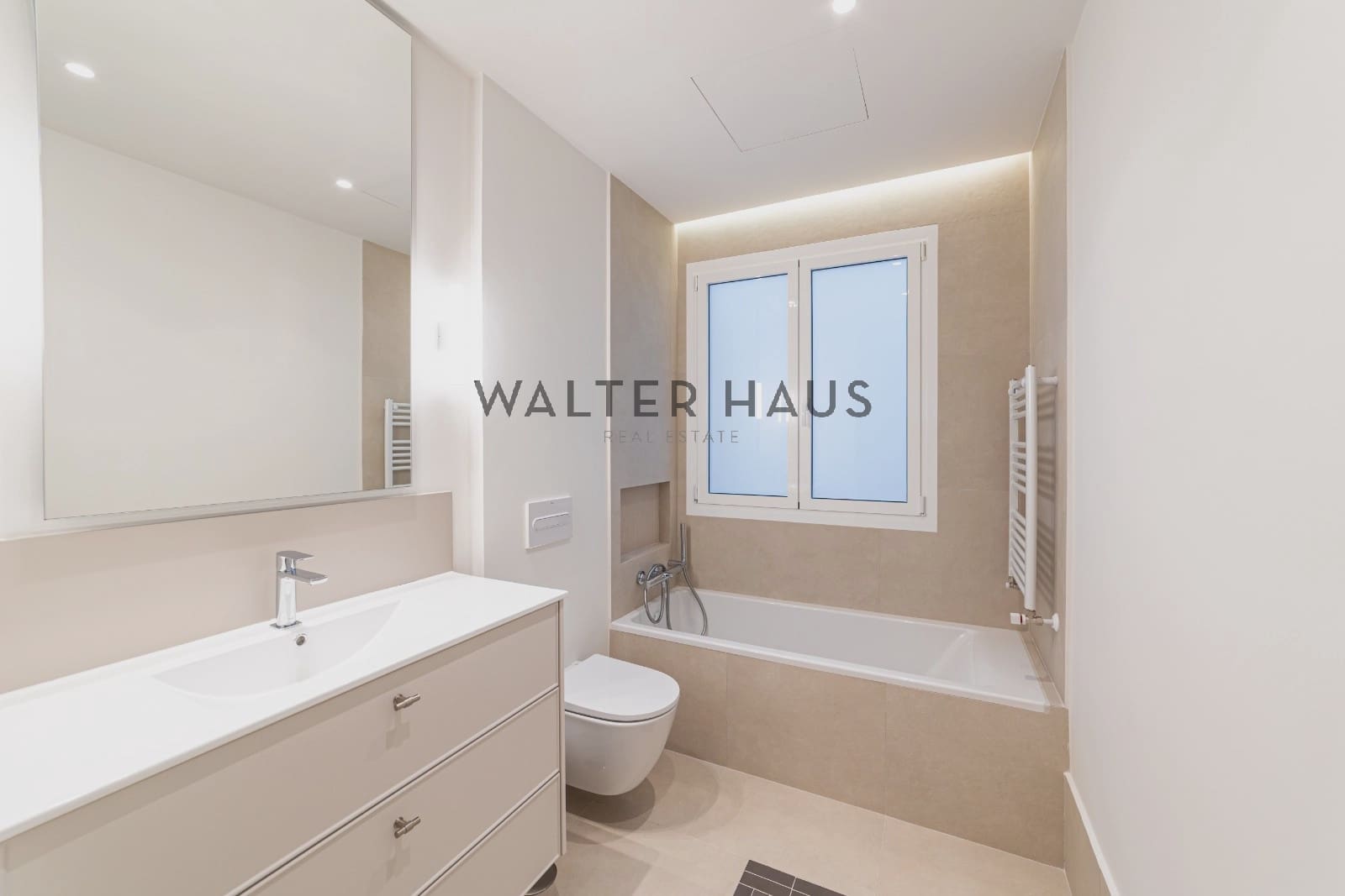 Piso de 4 habitaciones en Madrid ciudad en venta - 2.300.000 € (Ref: 9784476)