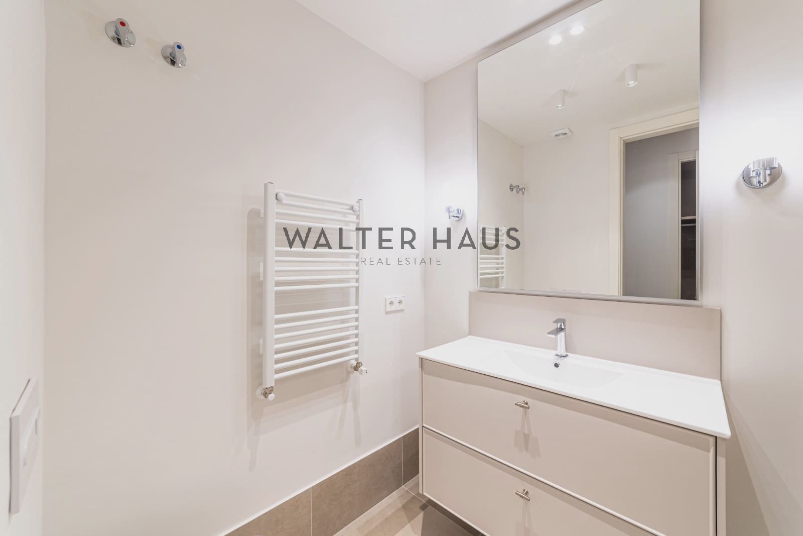 Piso de 4 habitaciones en Madrid ciudad en venta - 2.300.000 € (Ref: 9784476)