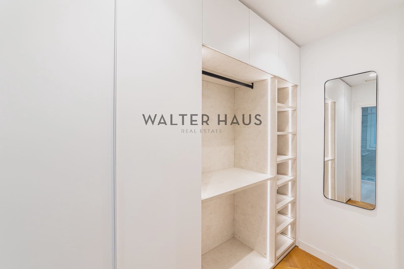 2 soveværelse Lejlighed til salg i Madrid by - € 970.000 (Ref: 9787738)