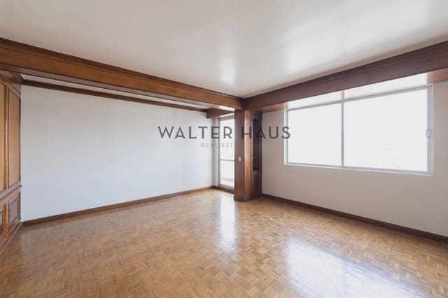 2 soveværelse Lejlighed til salg i Almagro, Madrid by - € 1.975.000 (Ref: 9787895)