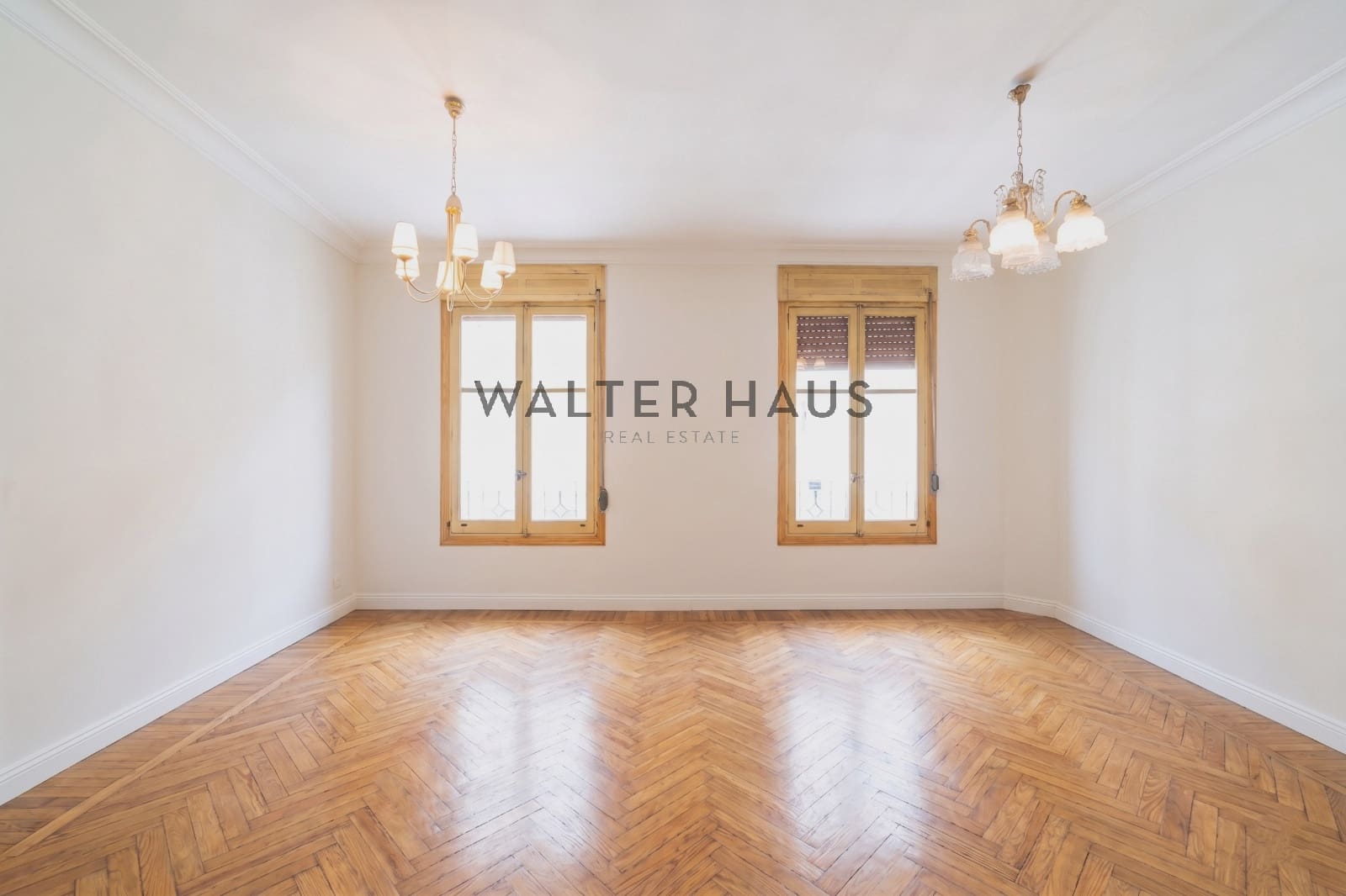 5 bedroom Flat for sale in Madrid city - € 980,000 (Ref: 9789654)