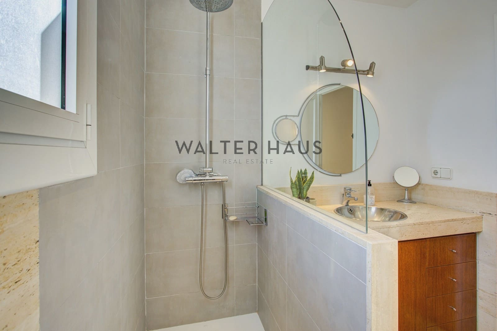 2 makuuhuone Asunto myytävänä paikassa Barcelona kaupunki - 690 000 € (Ref: 9793665)