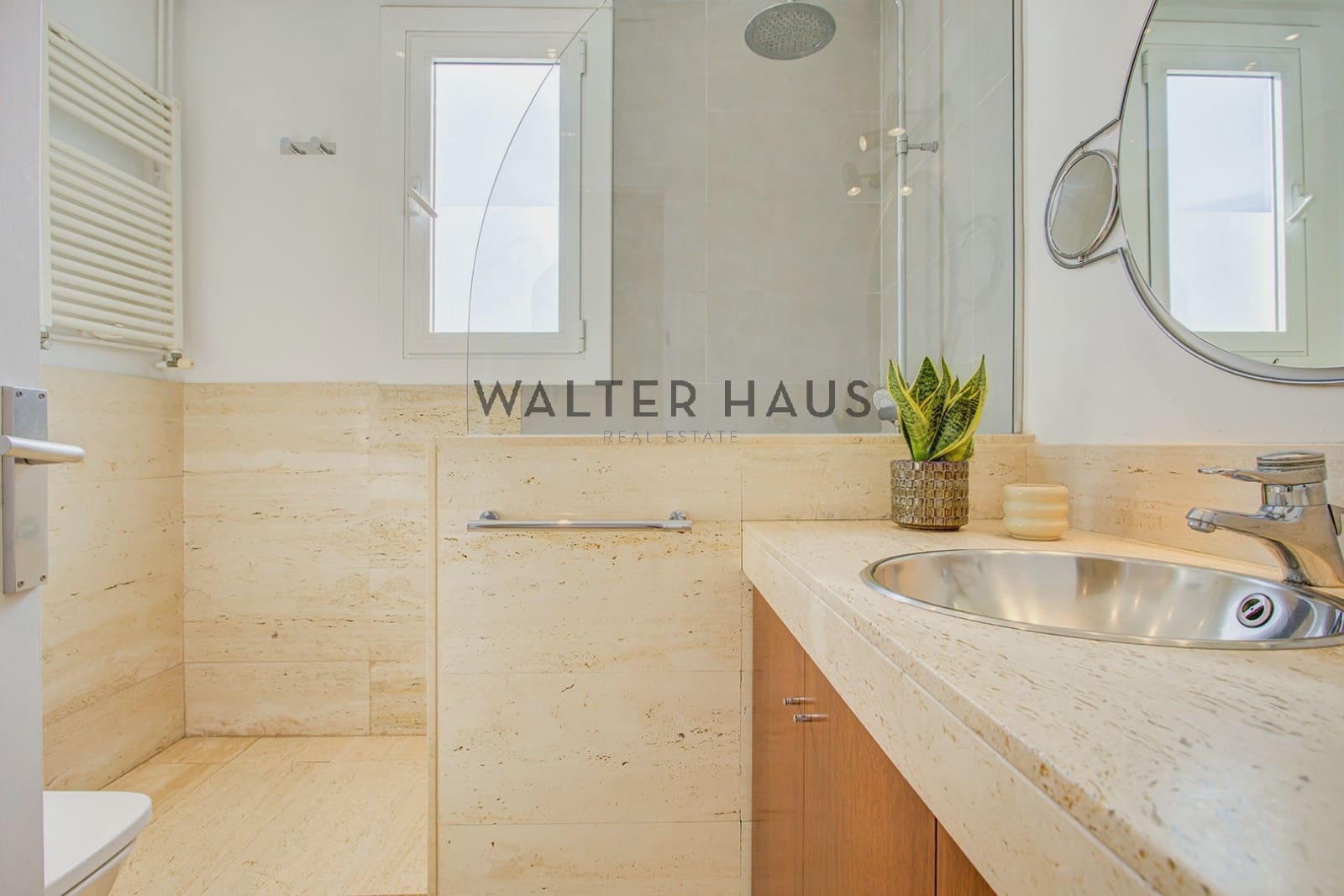 2 makuuhuone Asunto myytävänä paikassa Barcelona kaupunki - 690 000 € (Ref: 9793665)