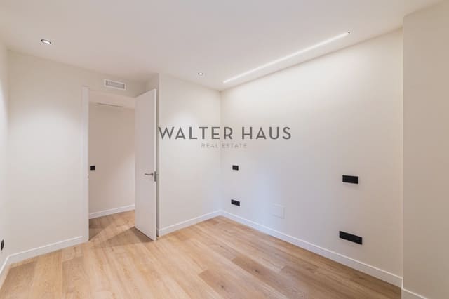 Piso de 3 habitaciones en Trafalgar, Madrid ciudad en venta - 1.395.000 € (Ref: 9802963)