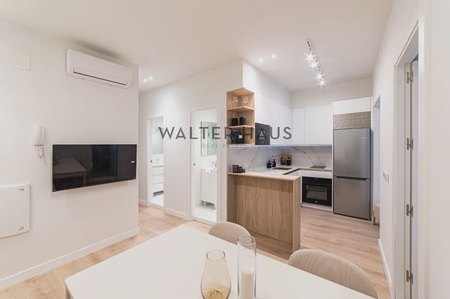 3 bedroom Flat for sale in Trafalgar, Madrid city - € 690,000 (Ref: 9805445)