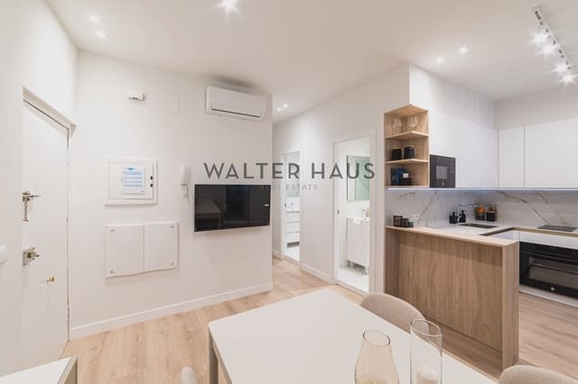 3 bedroom Flat for sale in Trafalgar, Madrid city - € 690,000 (Ref: 9805445)