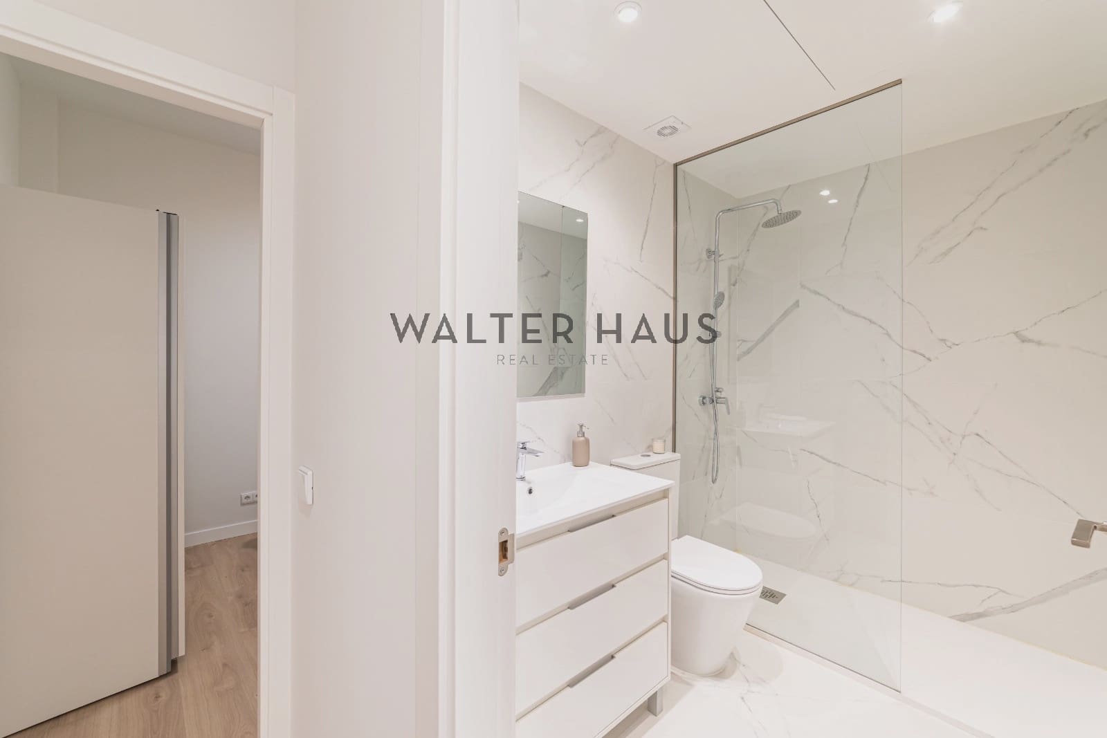 3 slaapkamer Flat te koop in Madrid stad - € 598.000 (Ref: 9805445)