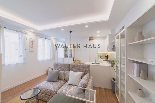 2 bedroom Flat for sale in Palacio, Madrid city - € 685,000 (Ref: 9805585)