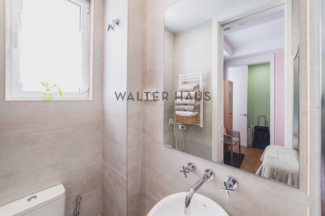 2 bedroom Flat for sale in Palacio, Madrid city - € 685,000 (Ref: 9805585)