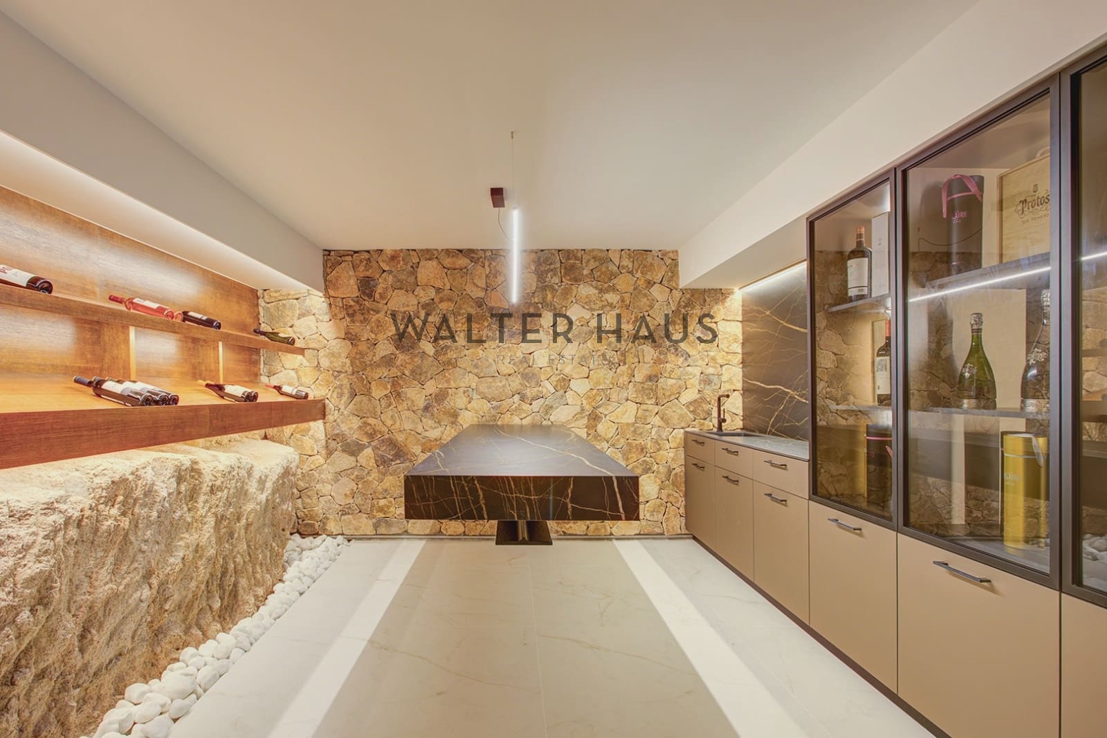 6 bedroom Flat for sale in Sant Feliu de Guixols - € 3,980,000 (Ref: 9819335)