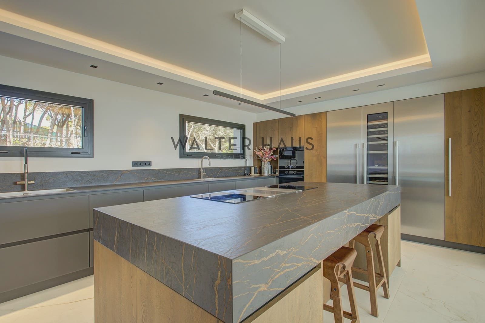 6 bedroom Flat for sale in Sant Feliu de Guixols - € 3,980,000 (Ref: 9819335)