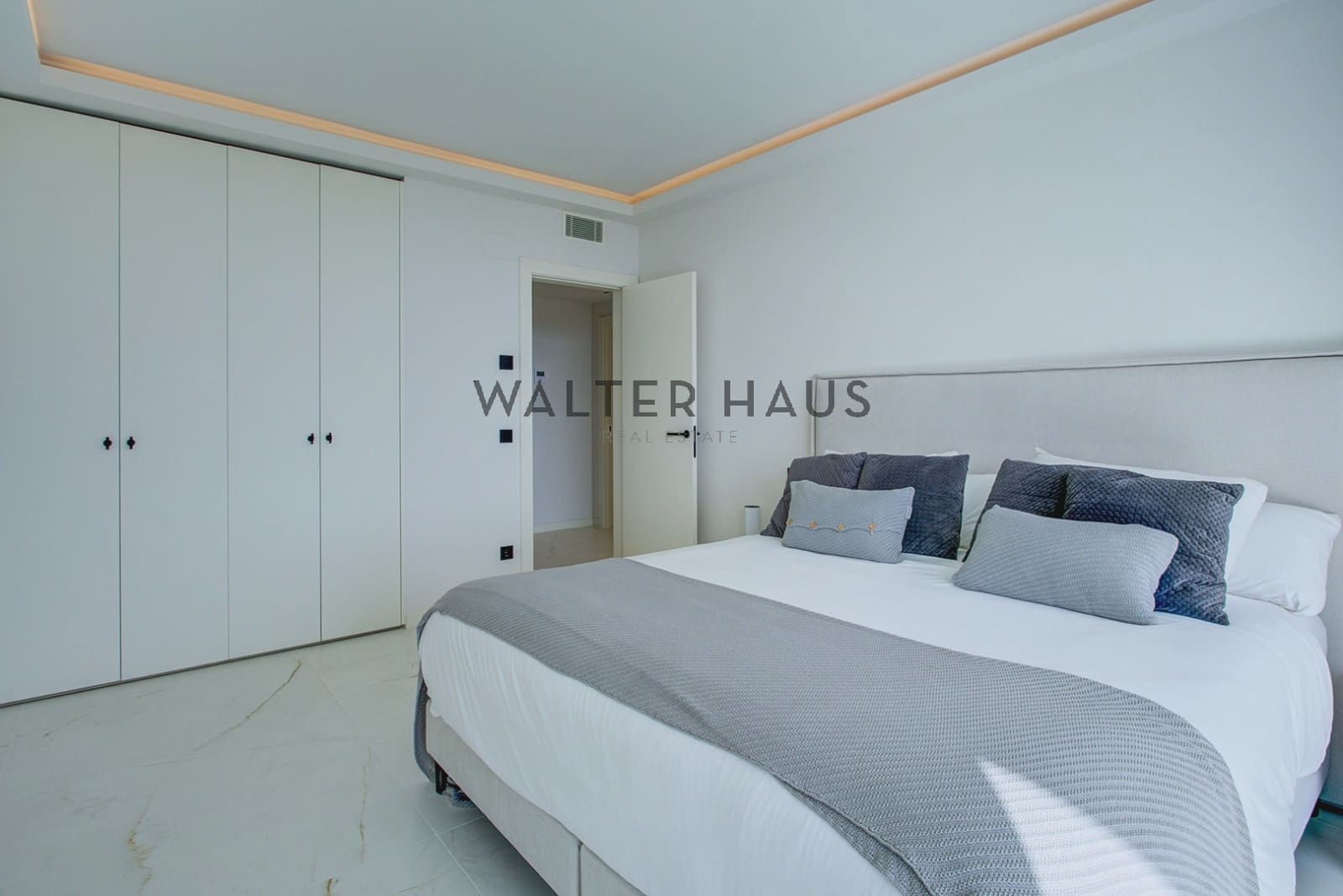 6 bedroom Flat for sale in Sant Feliu de Guixols - € 3,980,000 (Ref: 9819335)