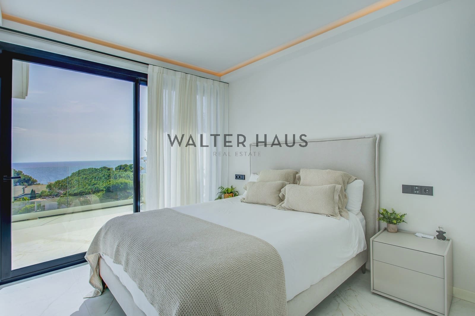 6 bedroom Flat for sale in Sant Feliu de Guixols - € 3,980,000 (Ref: 9819335)