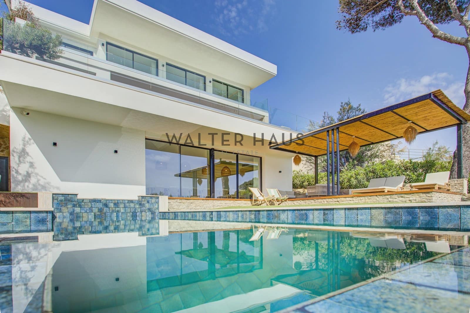 6 bedroom Flat for sale in Sant Feliu de Guixols - € 3,980,000 (Ref: 9819335)