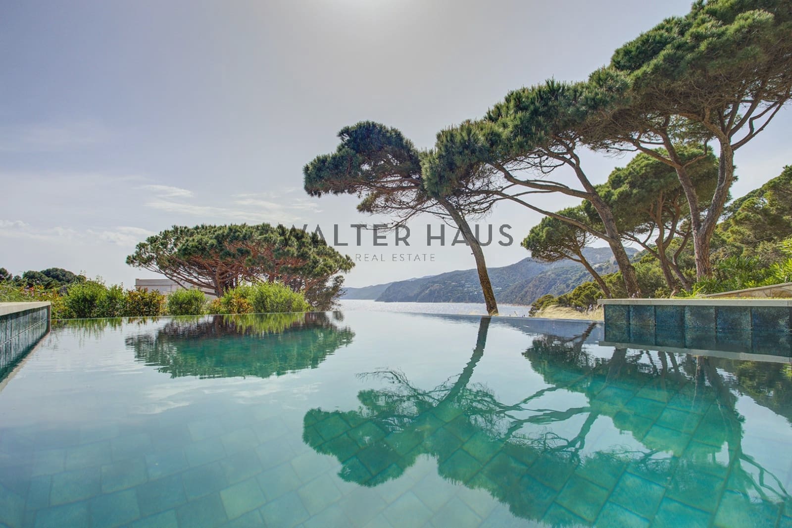 6 bedroom Flat for sale in Sant Feliu de Guixols - € 3,980,000 (Ref: 9819335)