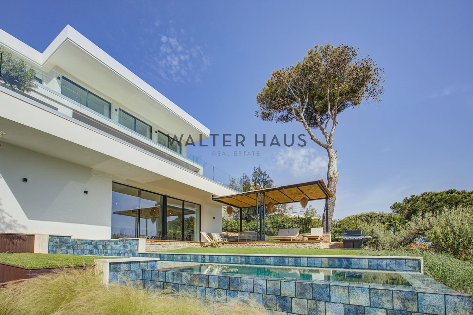 6 bedroom Flat for sale in Sant Feliu de Guixols - € 3,980,000 (Ref: 9819335)