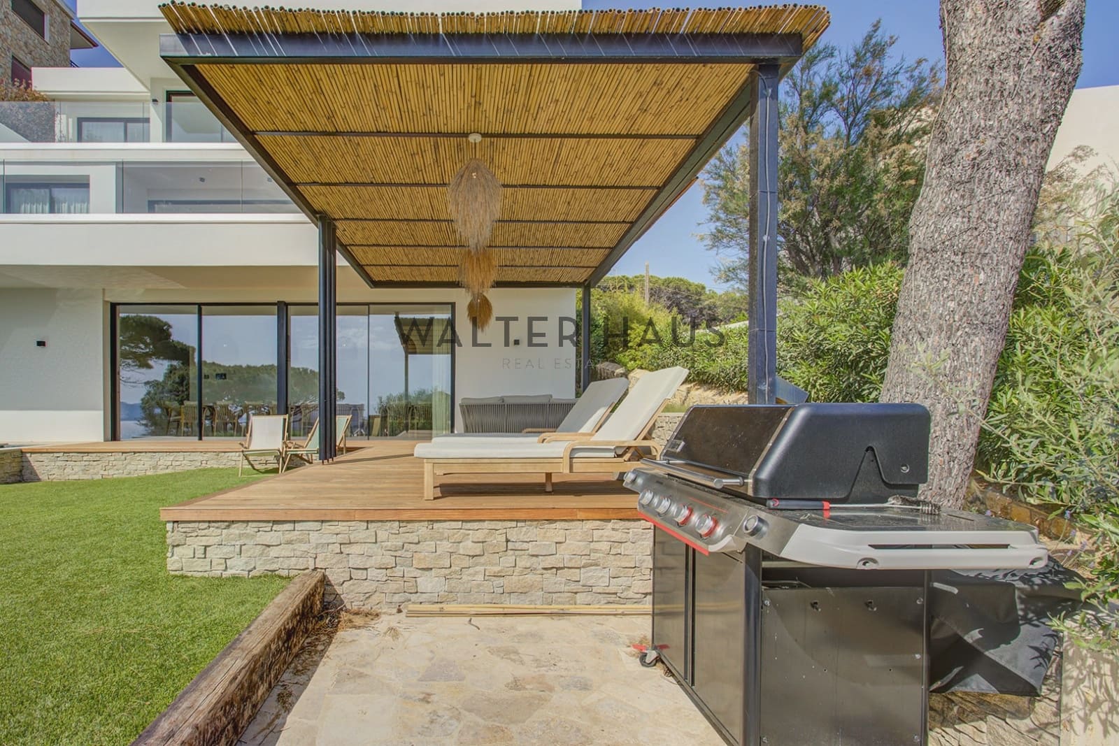 6 bedroom Flat for sale in Sant Feliu de Guixols - € 3,980,000 (Ref: 9819335)