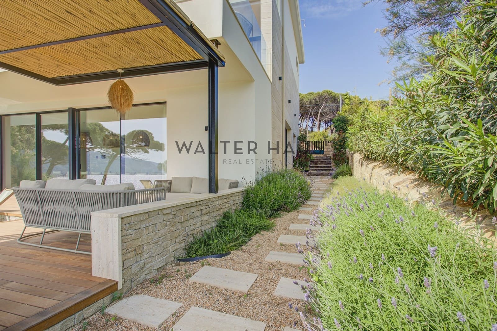 6 bedroom Flat for sale in Sant Feliu de Guixols - € 3,980,000 (Ref: 9819335)