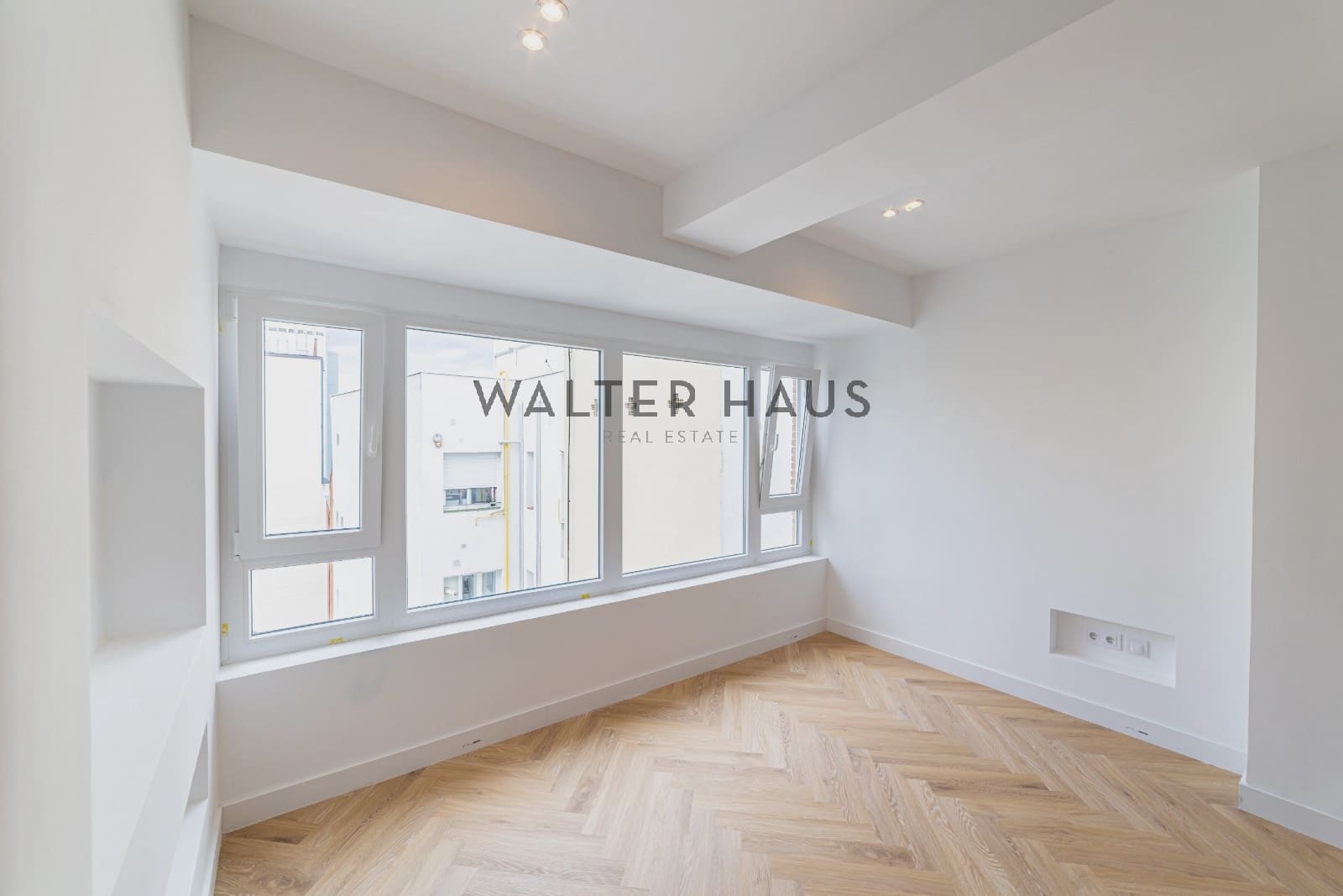 2 bedroom Flat for sale in Madrid city - € 1,790,000 (Ref: 9824048)