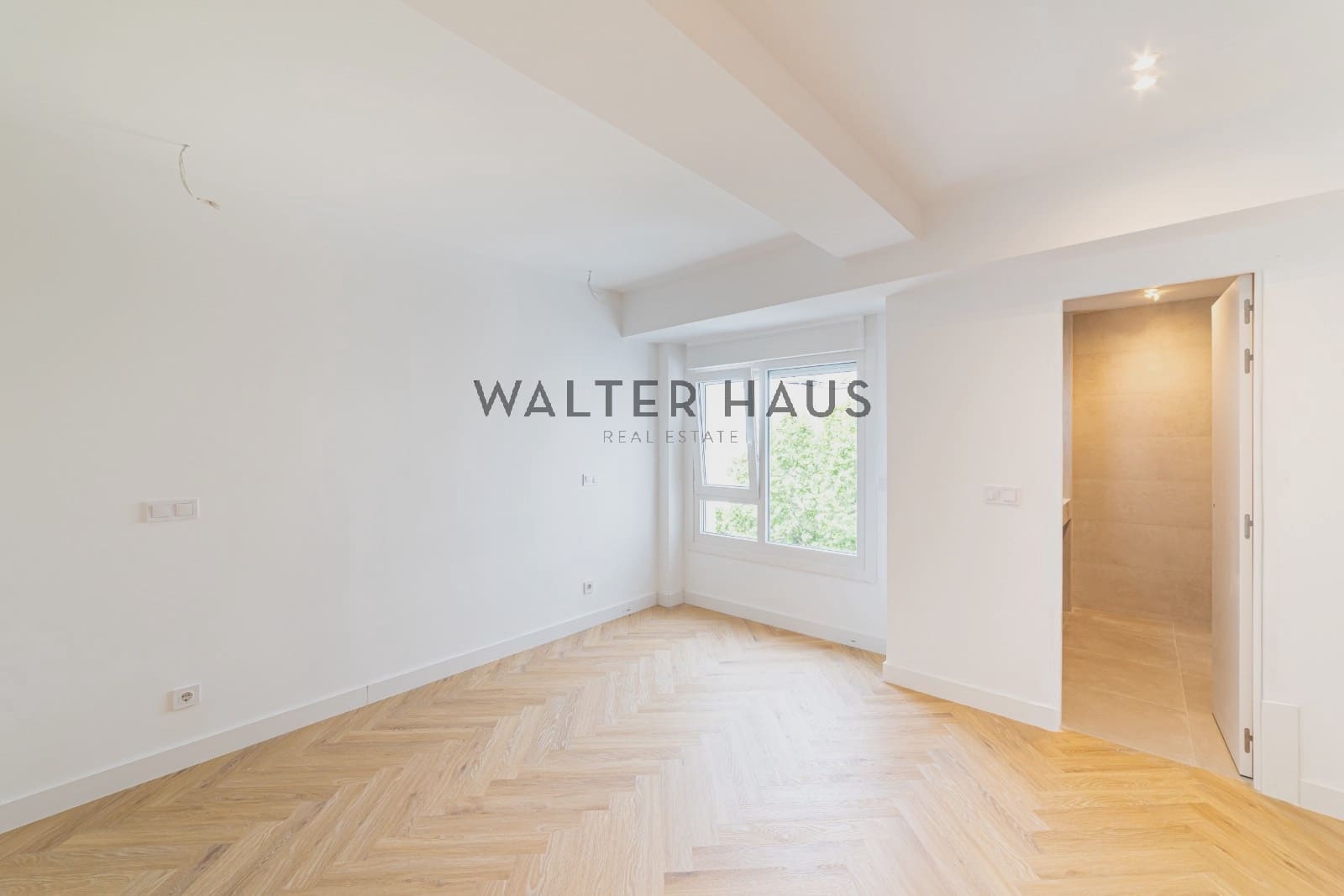 2 bedroom Flat for sale in Madrid city - € 1,790,000 (Ref: 9824048)