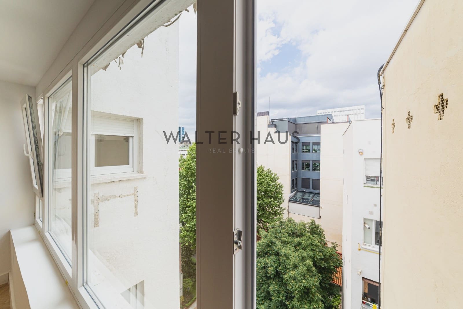 2 bedroom Flat for sale in Madrid city - € 1,790,000 (Ref: 9824048)