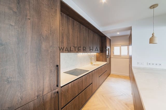 2 slaapkamer Flat te koop in Castellana, Madrid stad - € 1.790.000 (Ref: 9824048)