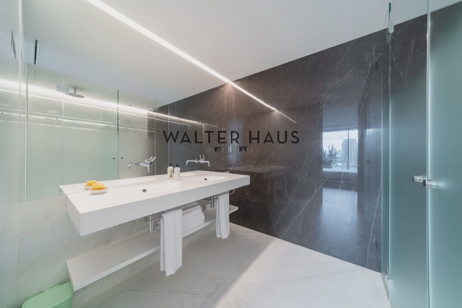 Piso de 3 habitaciones en Barcelona ciudad en venta - 2.396.351 € (Ref: 9827792)