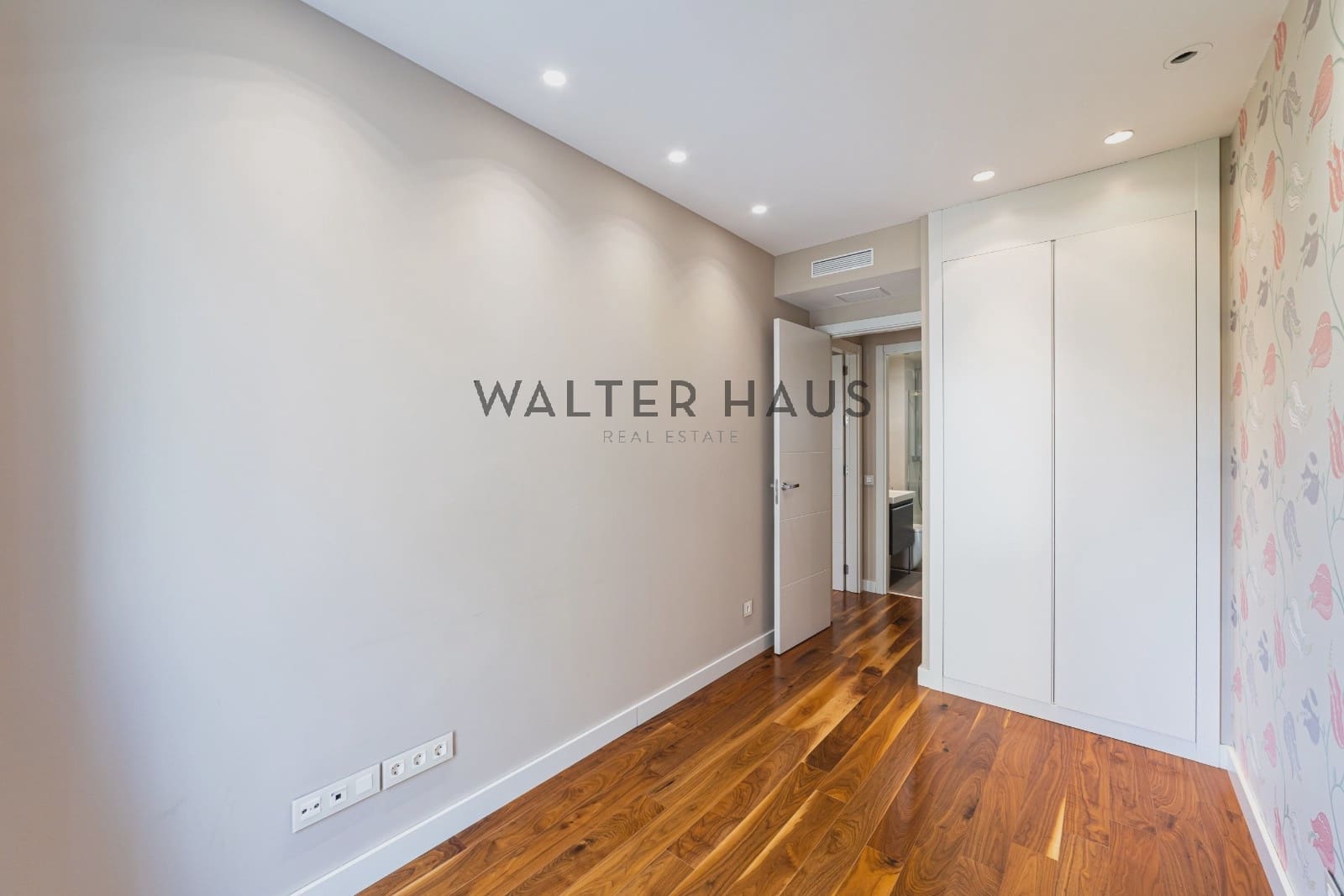 2 bedroom Flat for sale in Madrid city - € 949,000 (Ref: 9832764)