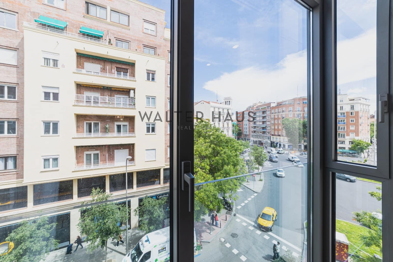2 bedroom Flat for sale in Madrid city - € 949,000 (Ref: 9832764)