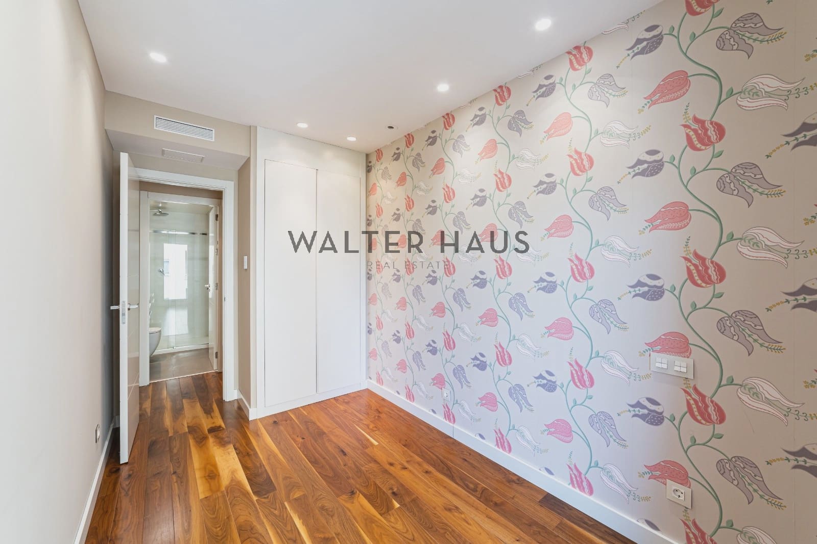 2 bedroom Flat for sale in Madrid city - € 949,000 (Ref: 9832764)