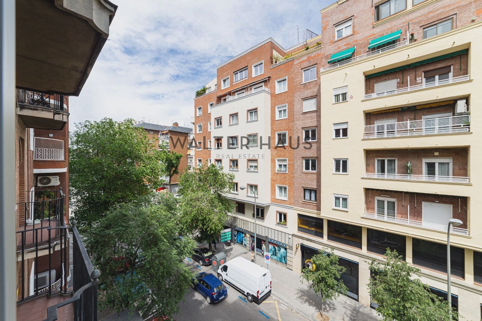 2 bedroom Flat for sale in Madrid city - € 949,000 (Ref: 9832764)