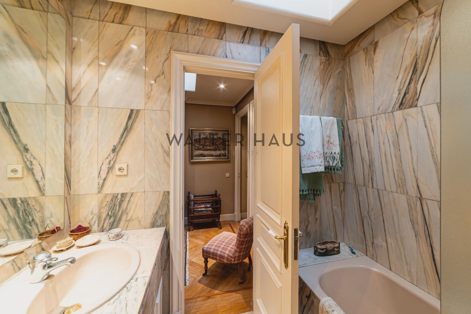 4 bedroom Penthouse for sale in Madrid city - € 4,200,000 (Ref: 9841429)