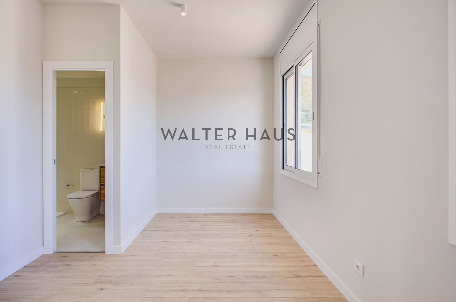 2 makuuhuone Kattohuoneisto myytävänä paikassa Barcelona kaupunki - 650 000 € (Ref: 9848231)