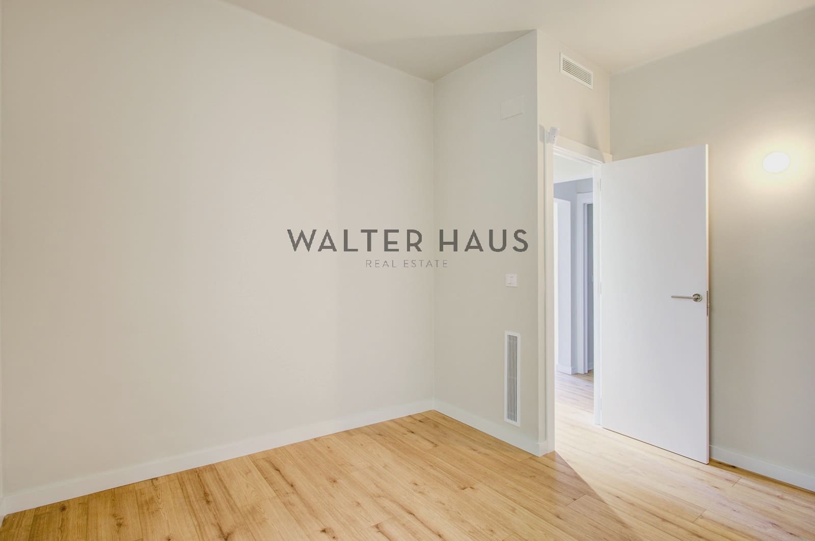 2 makuuhuone Kattohuoneisto myytävänä paikassa Barcelona kaupunki - 650 000 € (Ref: 9848231)