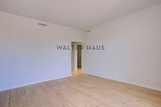 2 makuuhuone Kattohuoneisto myytävänä paikassa El Poblenou, Barcelona kaupunki - 650 000 € (Ref: 9848231)