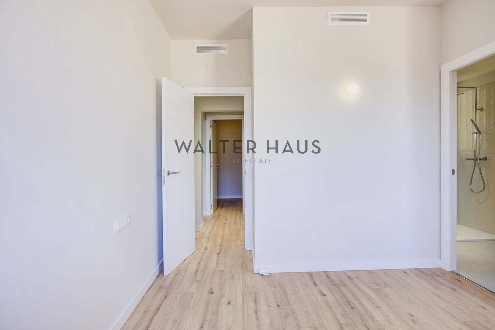 2 makuuhuone Kattohuoneisto myytävänä paikassa Barcelona kaupunki - 650 000 € (Ref: 9848231)