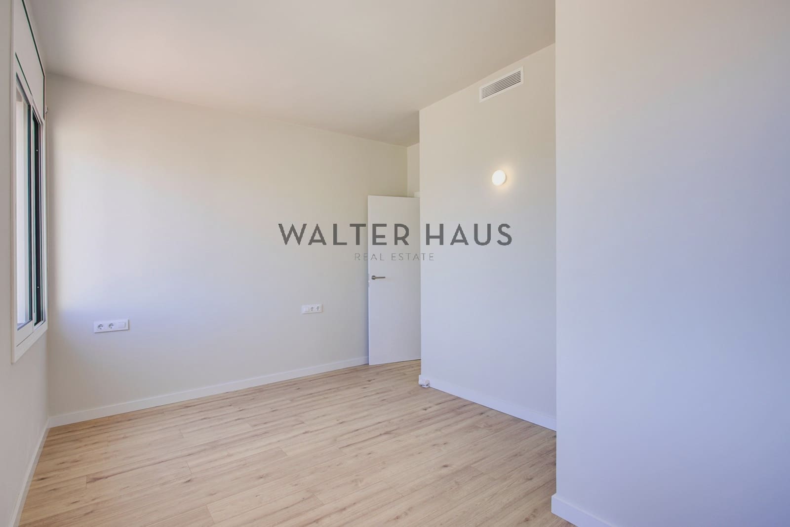 2 makuuhuone Kattohuoneisto myytävänä paikassa Barcelona kaupunki - 650 000 € (Ref: 9848231)