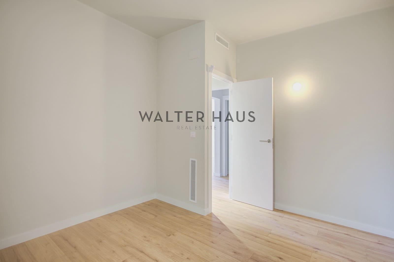 2 makuuhuone Kattohuoneisto myytävänä paikassa Barcelona kaupunki - 650 000 € (Ref: 9848231)