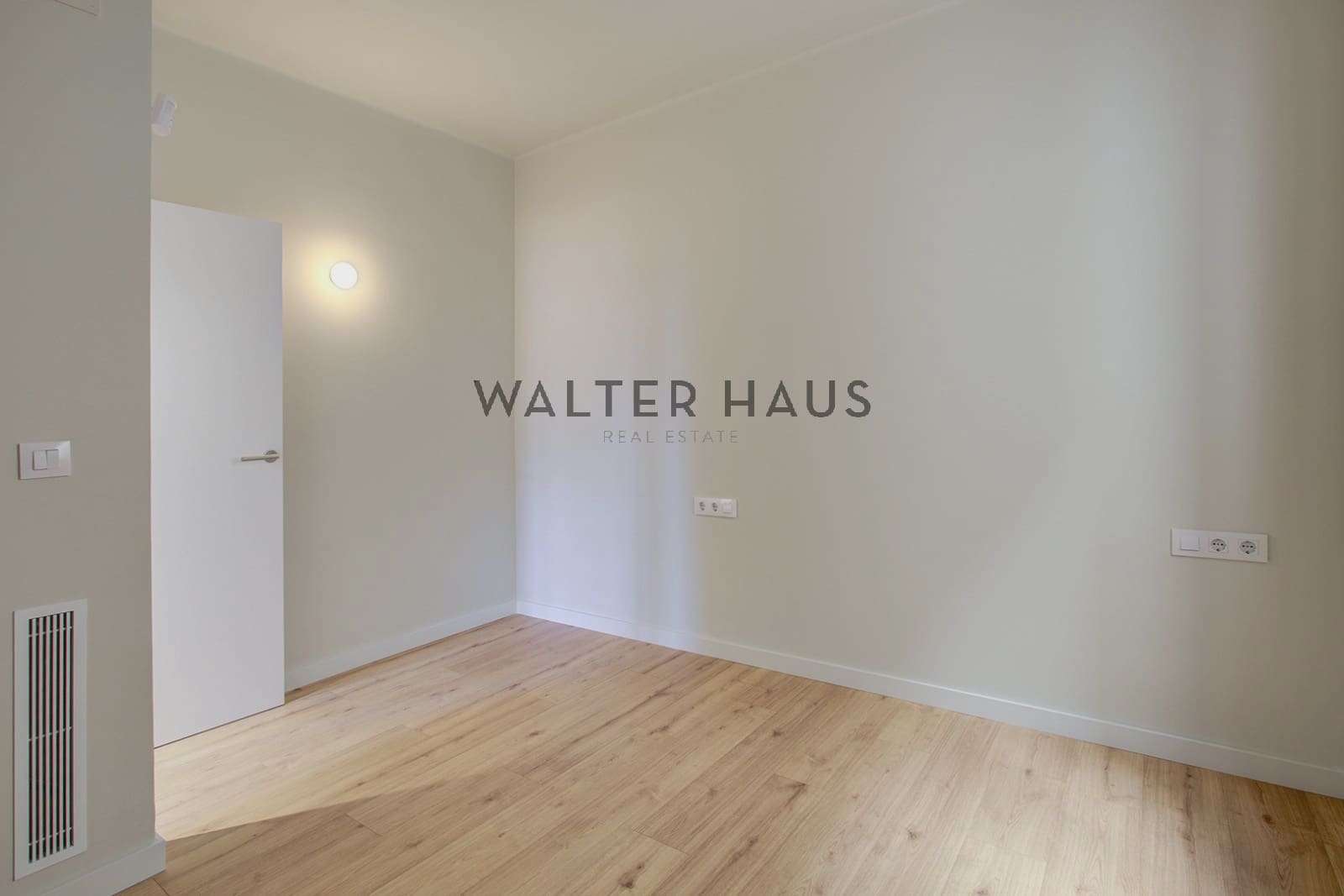 2 makuuhuone Kattohuoneisto myytävänä paikassa Barcelona kaupunki - 650 000 € (Ref: 9848231)