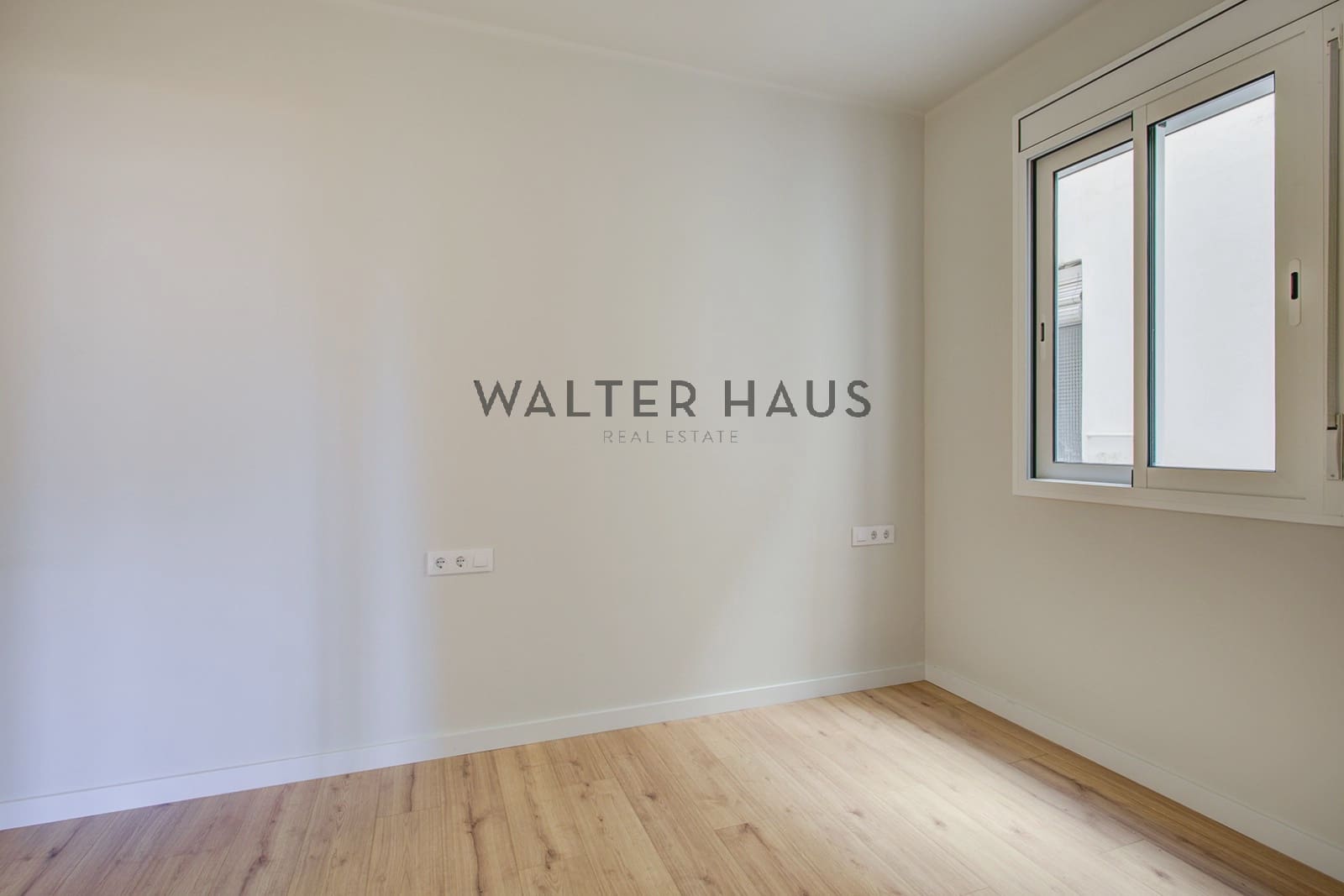2 makuuhuone Kattohuoneisto myytävänä paikassa Barcelona kaupunki - 650 000 € (Ref: 9848231)