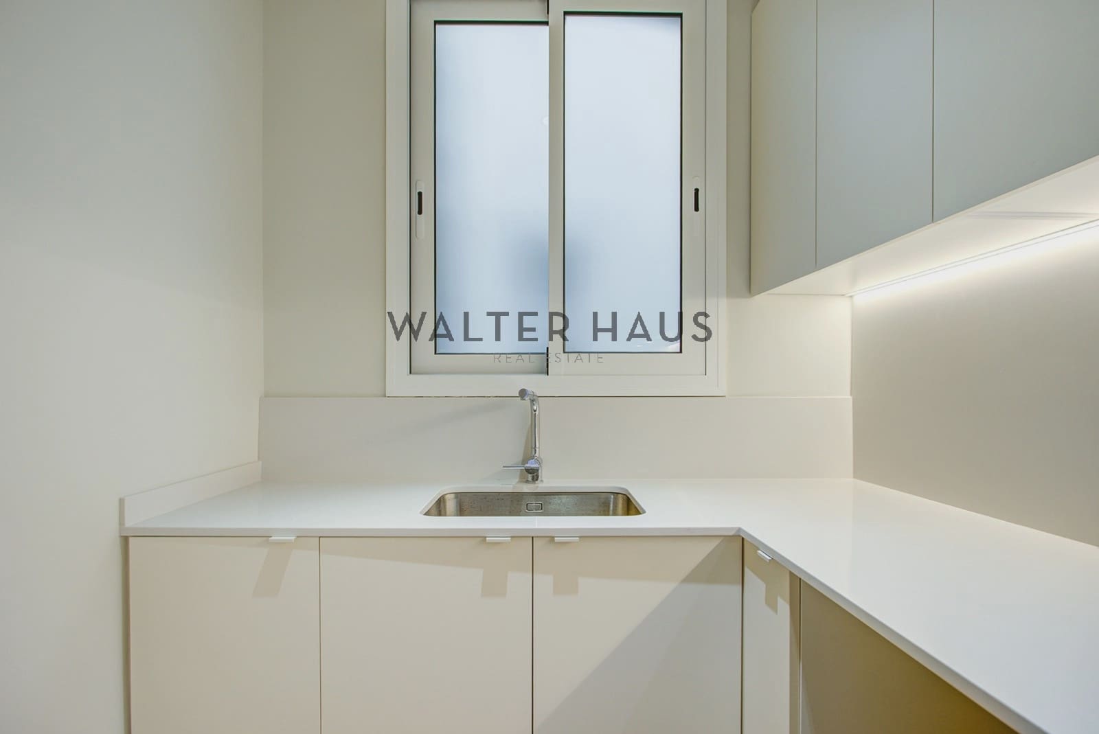 2 makuuhuone Kattohuoneisto myytävänä paikassa Barcelona kaupunki - 650 000 € (Ref: 9848231)