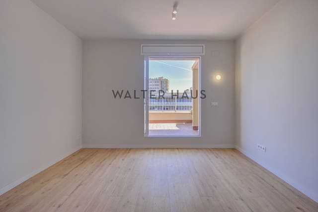 2 makuuhuone Kattohuoneisto myytävänä paikassa El Poblenou, Barcelona kaupunki - 650 000 € (Ref: 9848231)