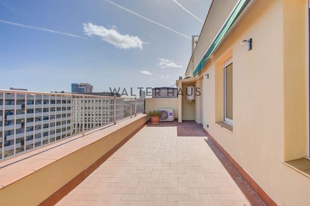 2 makuuhuone Kattohuoneisto myytävänä paikassa El Poblenou, Barcelona kaupunki - 650 000 € (Ref: 9848231)
