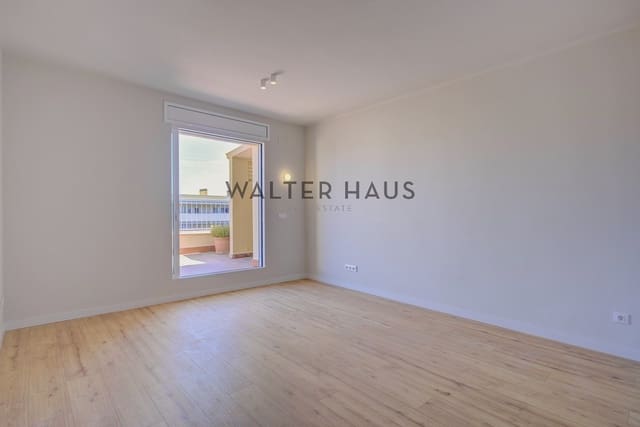 2 makuuhuone Kattohuoneisto myytävänä paikassa El Poblenou, Barcelona kaupunki - 650 000 € (Ref: 9848231)