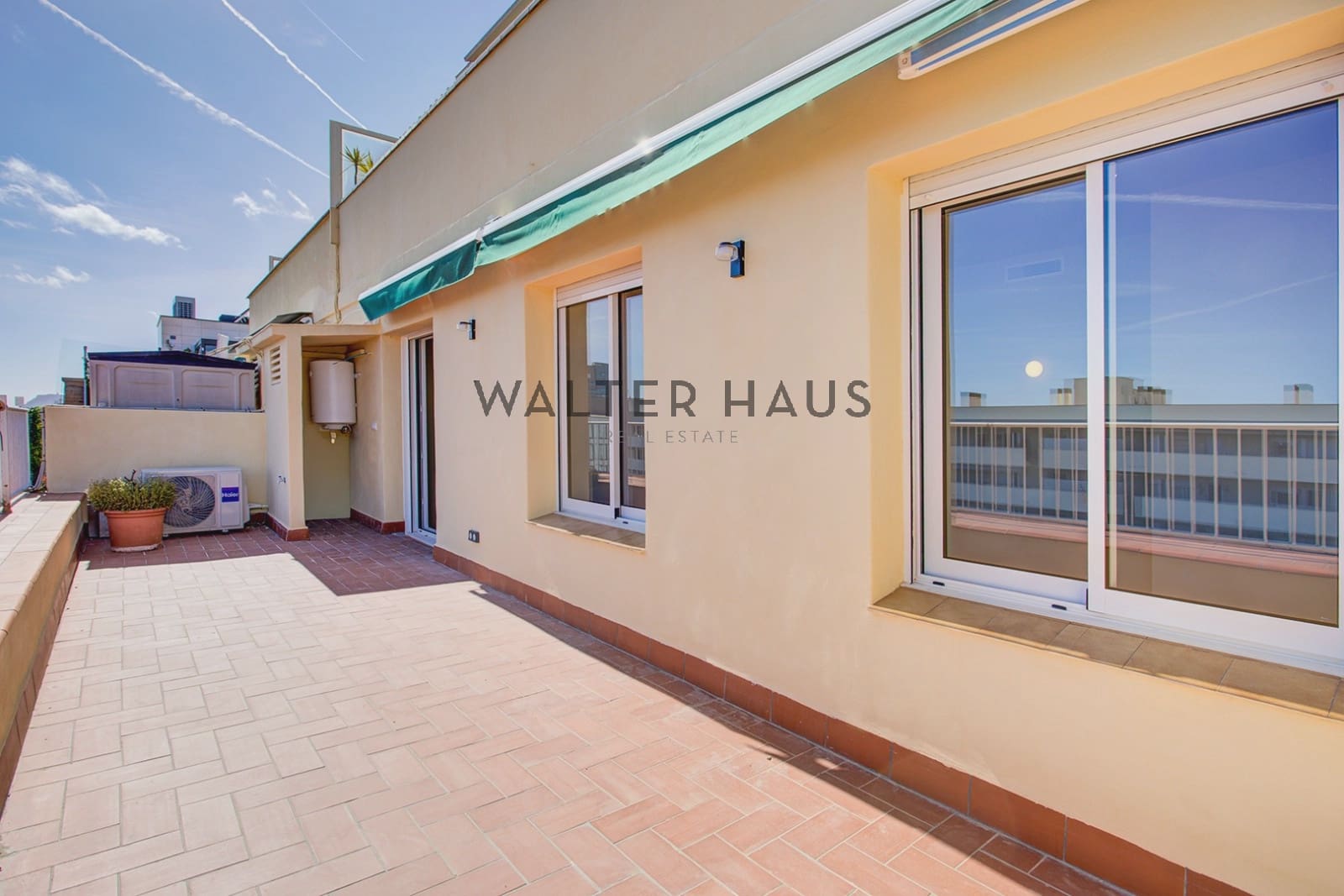 2 makuuhuone Kattohuoneisto myytävänä paikassa Barcelona kaupunki - 650 000 € (Ref: 9848231)
